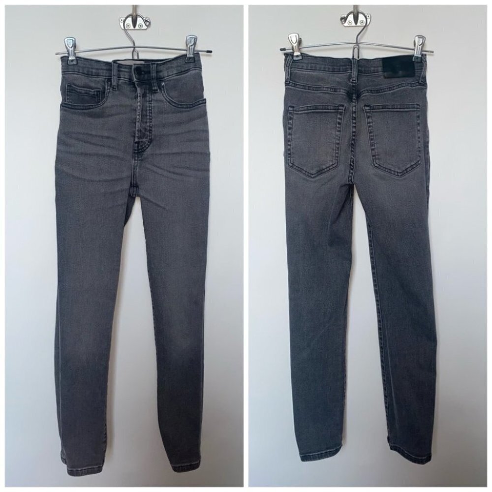 Everlane | High-Rise Slim Straight Cigarette Ankle | Washed Black‎